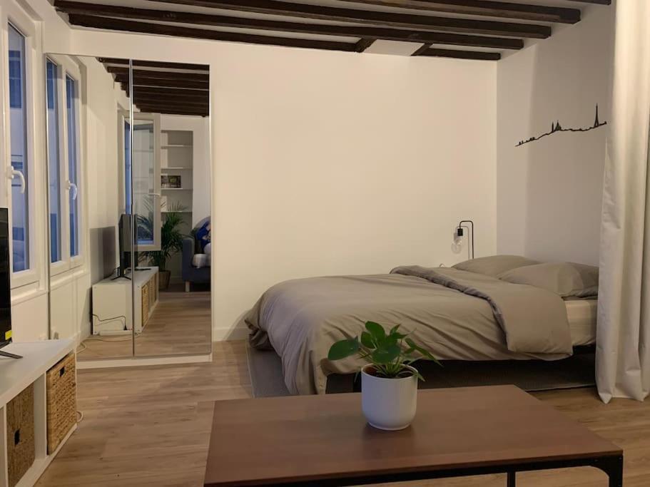 Studio Lumineux, Refait A Neuf, Metro Jourdain Paris Exteriör bild